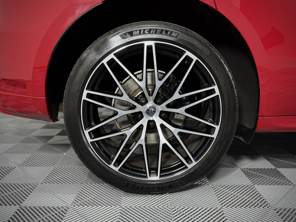 Certified 2024 Porsche Macan image 18