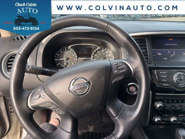 Used 2019 Nissan Pathfinder SV image 9