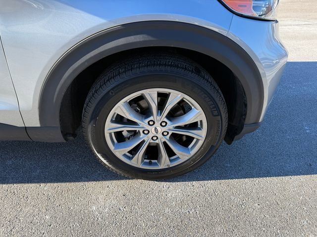 Used 2022 Ford Explorer XLT w/ Equipment Group 202A image 29