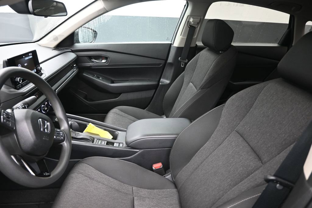 Used 2025 Honda Accord SE image 23