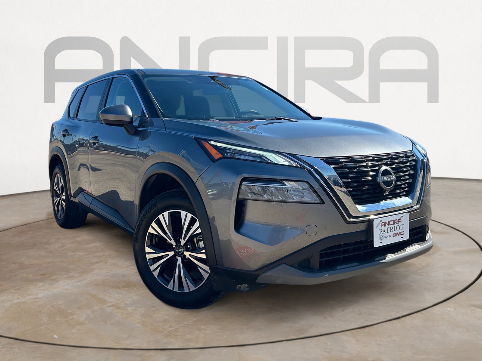 Used 2023 Nissan Rogue SV image 4