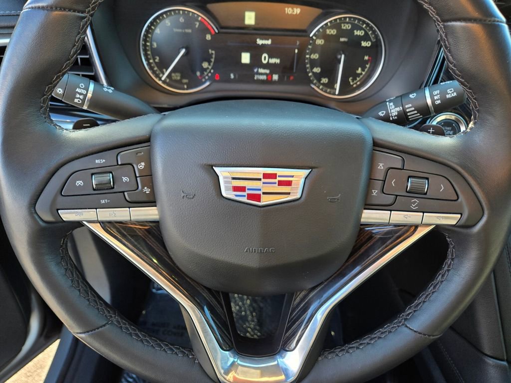 Used 2025 Cadillac XT6 Premium Luxury image 22