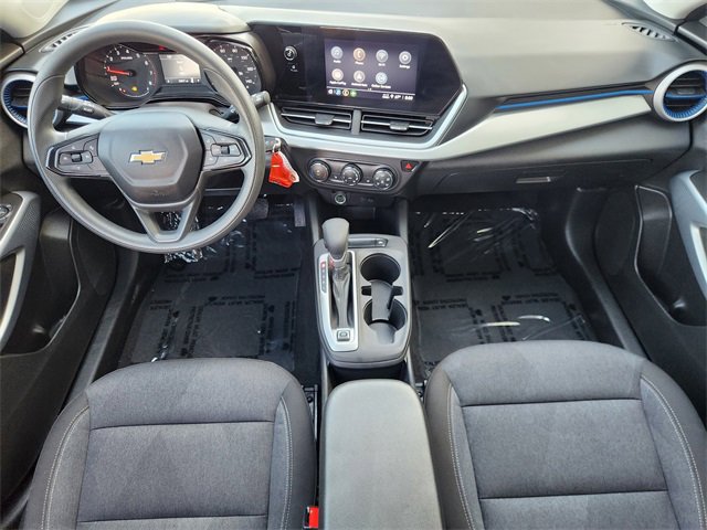Used 2024 Chevrolet Trax LS w/ LS Convenience Package FWD image 27