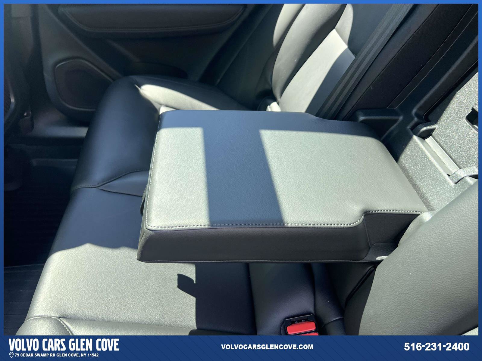 Used 2024 Volvo XC60 B5 Core w/ Protection Package Premier AWD/4WD image 11