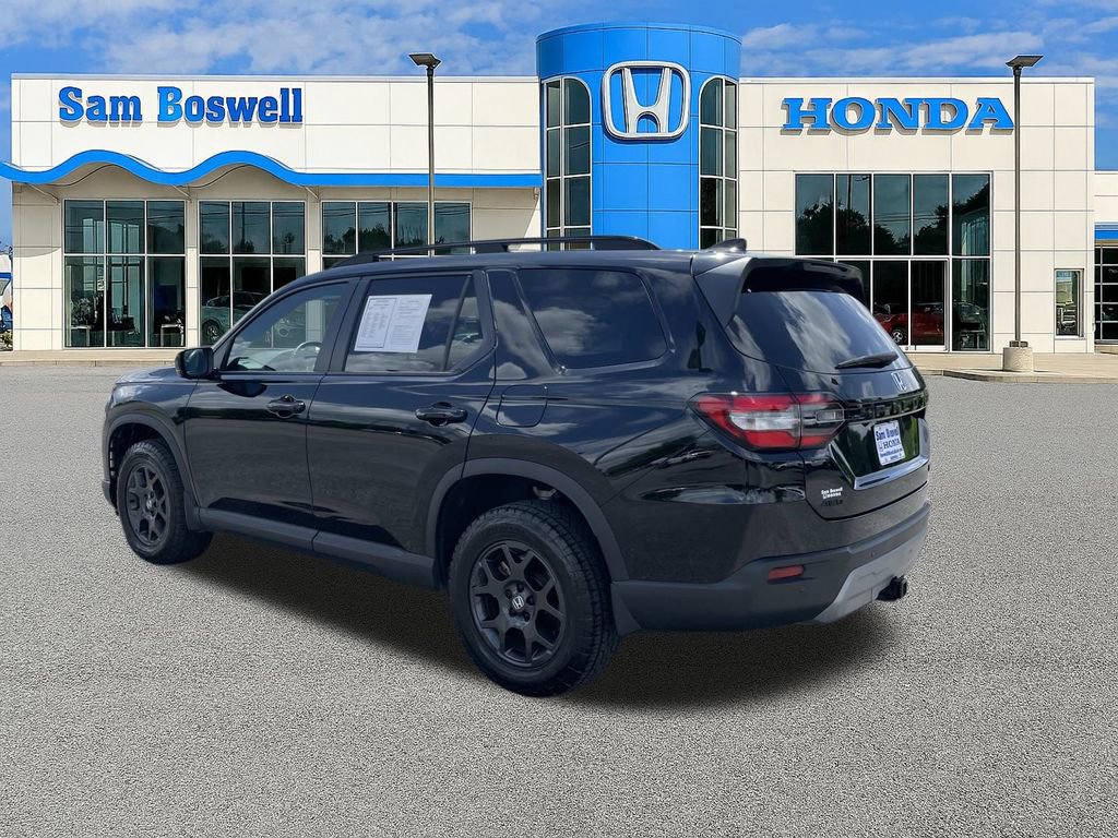 Used 2025 Honda Pilot TrailSport image 6