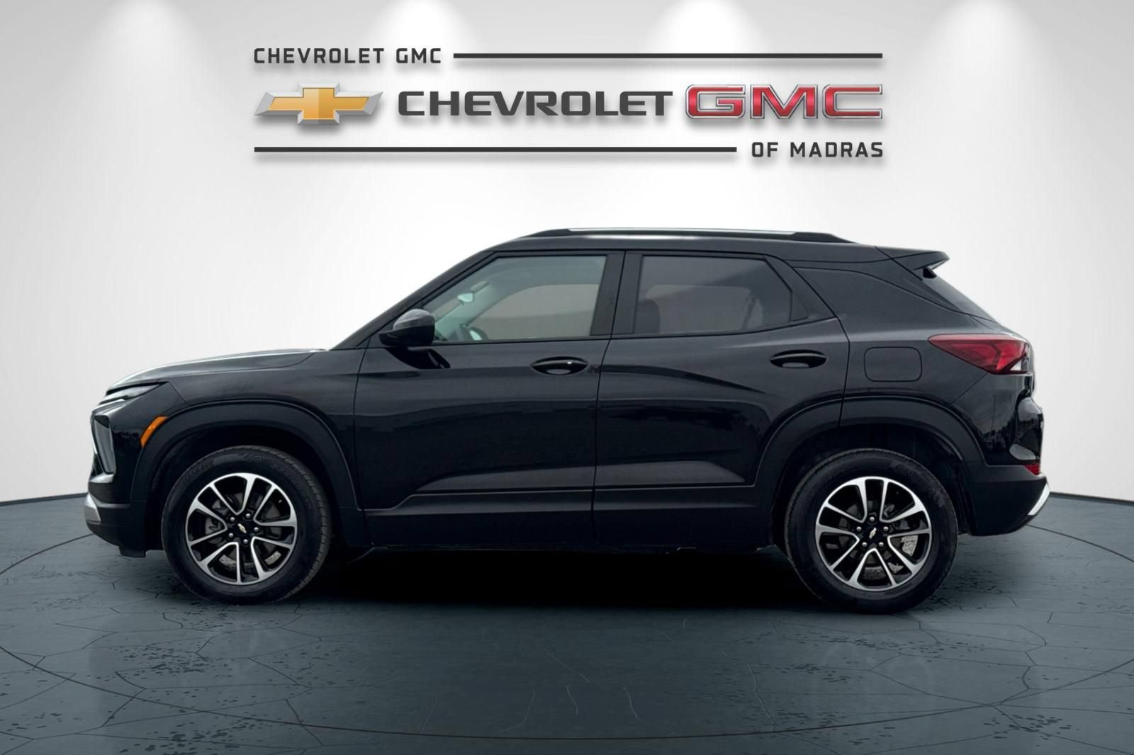 Used 2025 Chevrolet TrailBlazer LT AWD/4WD image 6