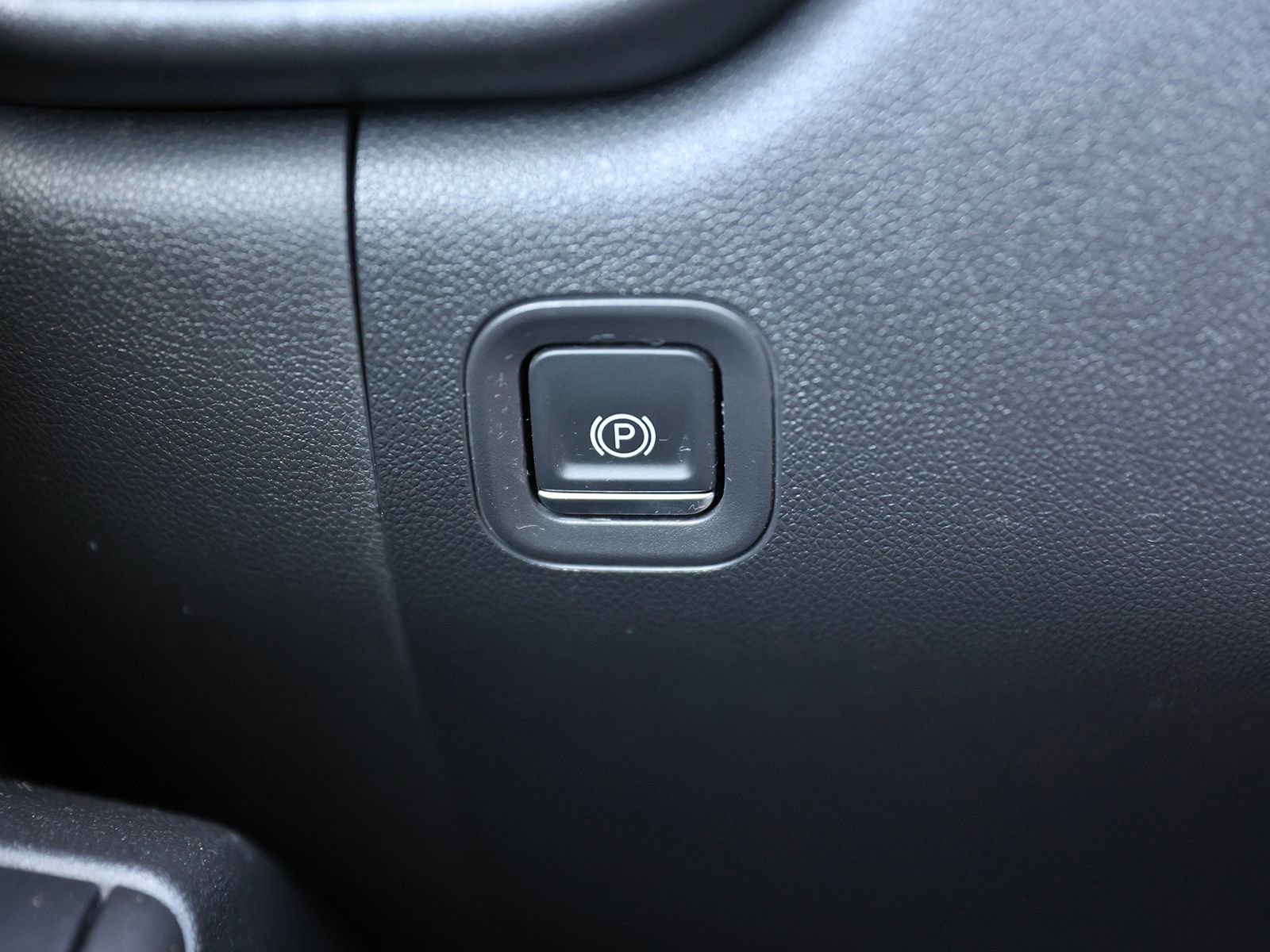 Used 2020 Chevrolet Silverado 1500 Custom Trail Boss w/ Custom Convenience Package AWD/4WD image 35