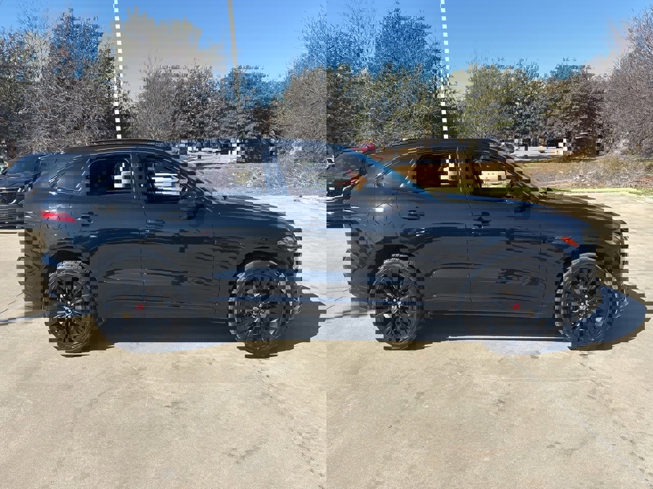 Used 2022 Jaguar F-PACE S image 4