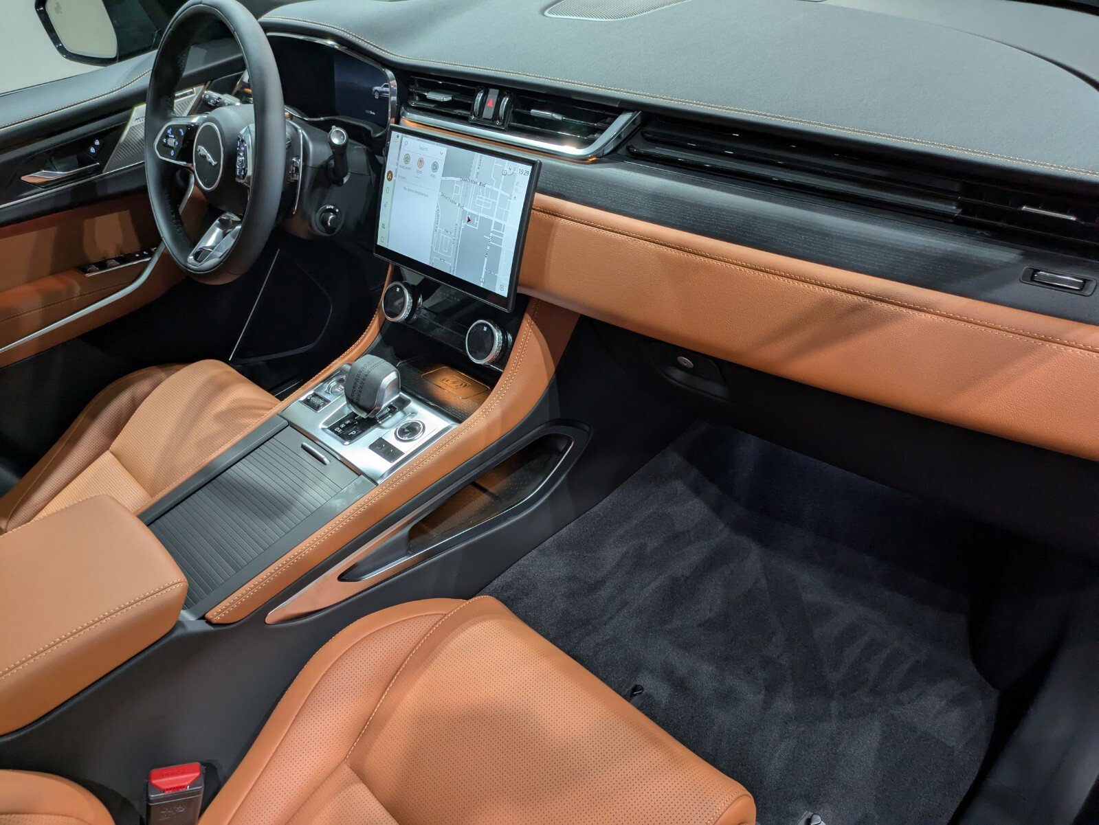 New 2026 Jaguar F-PACE R-Dynamic S image 24