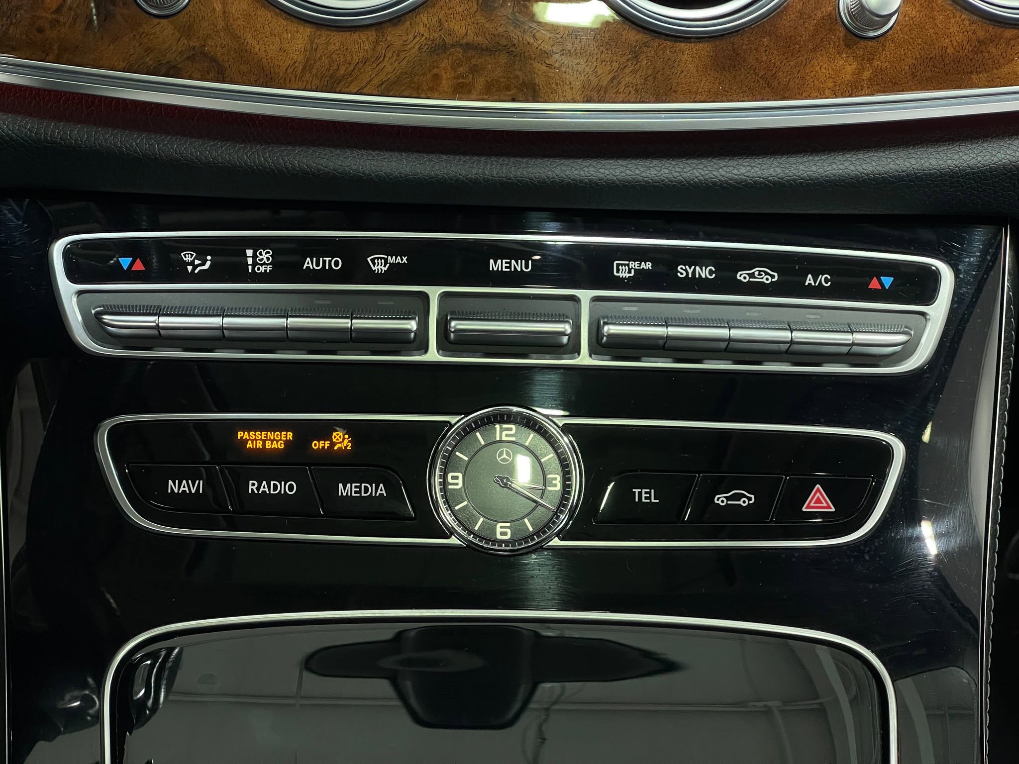 Used 2018 Mercedes-Benz E 300 E 300 image 26