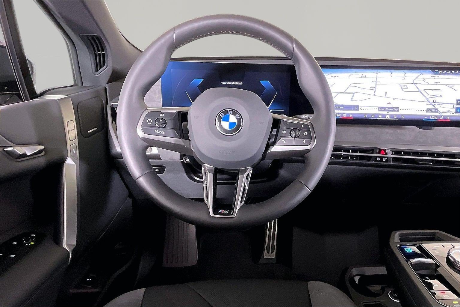 Used 2026 BMW iX xDrive60 w/ M Sport Package AWD/4WD image 8