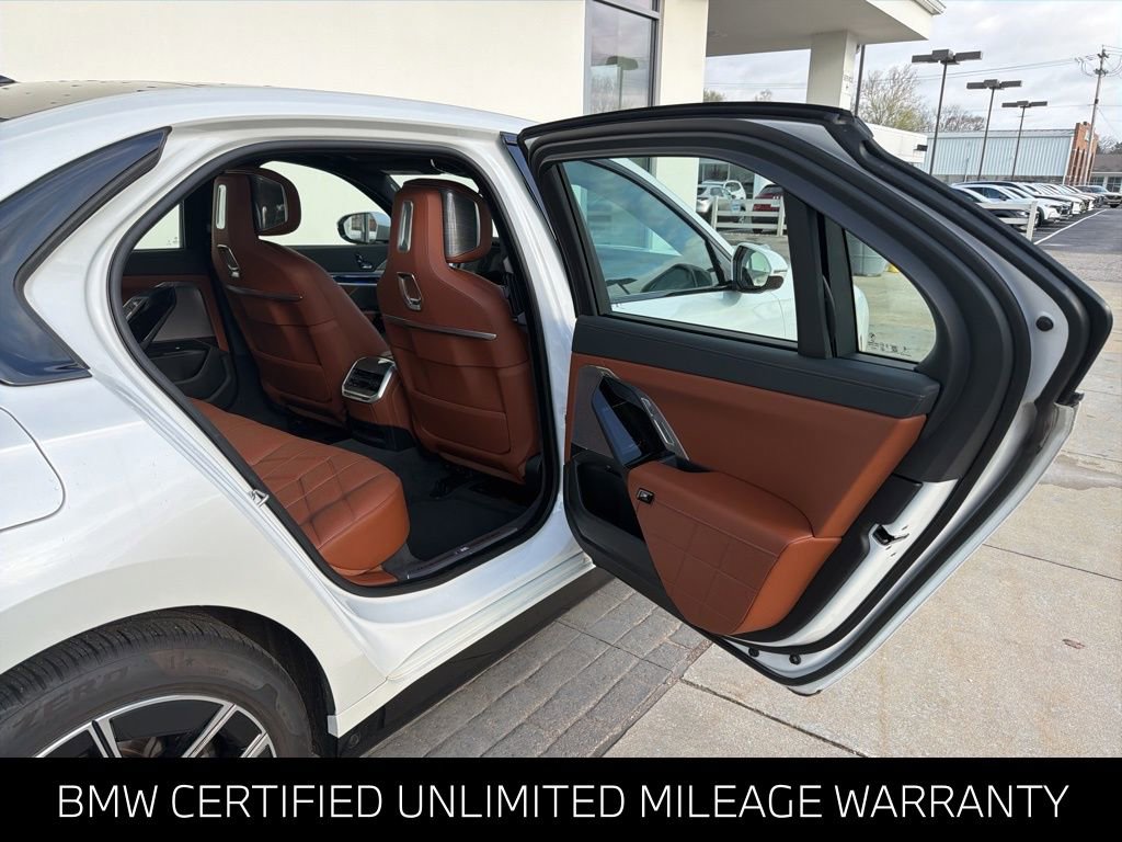 Certified 2024 BMW 760i xDrive w/ Executive Package AWD/4WD image 10