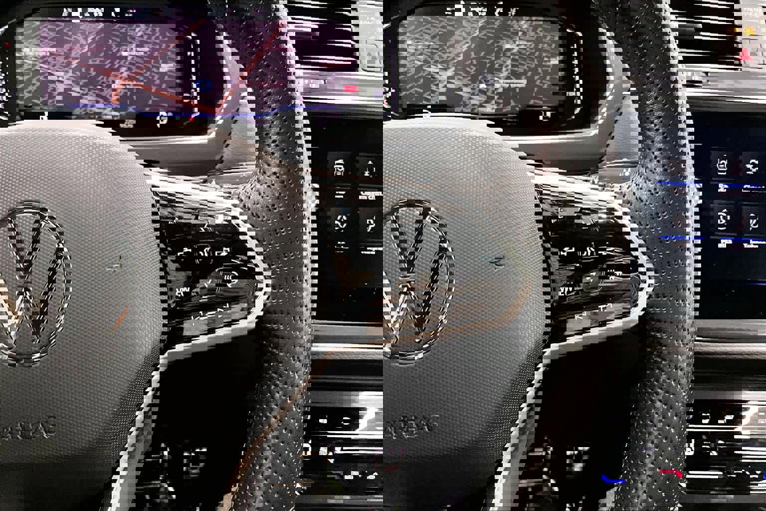 Used 2024 Volkswagen Tiguan SEL R-Line image 22