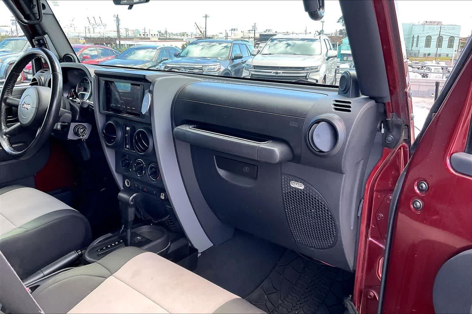 Used 2009 Jeep Wrangler Unlimited Rubicon w/ Trailer Tow Group AWD/4WD image 23