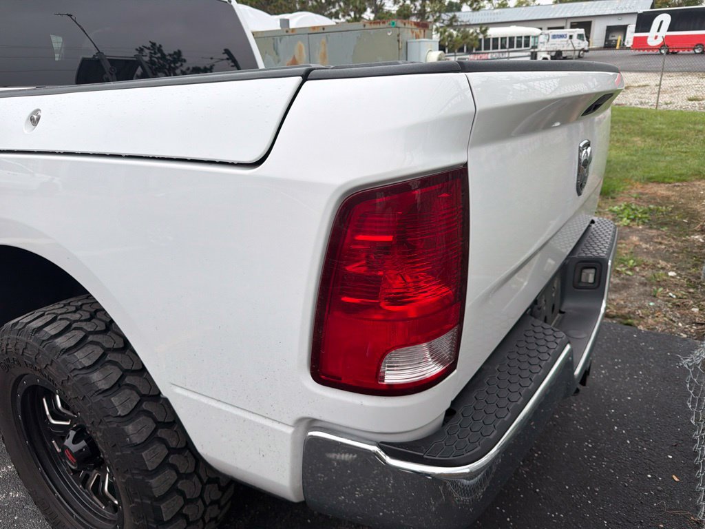 Used 2020 RAM 1500 4x4 Crew Cab Classic w/ Chrome Appearance Group image 4