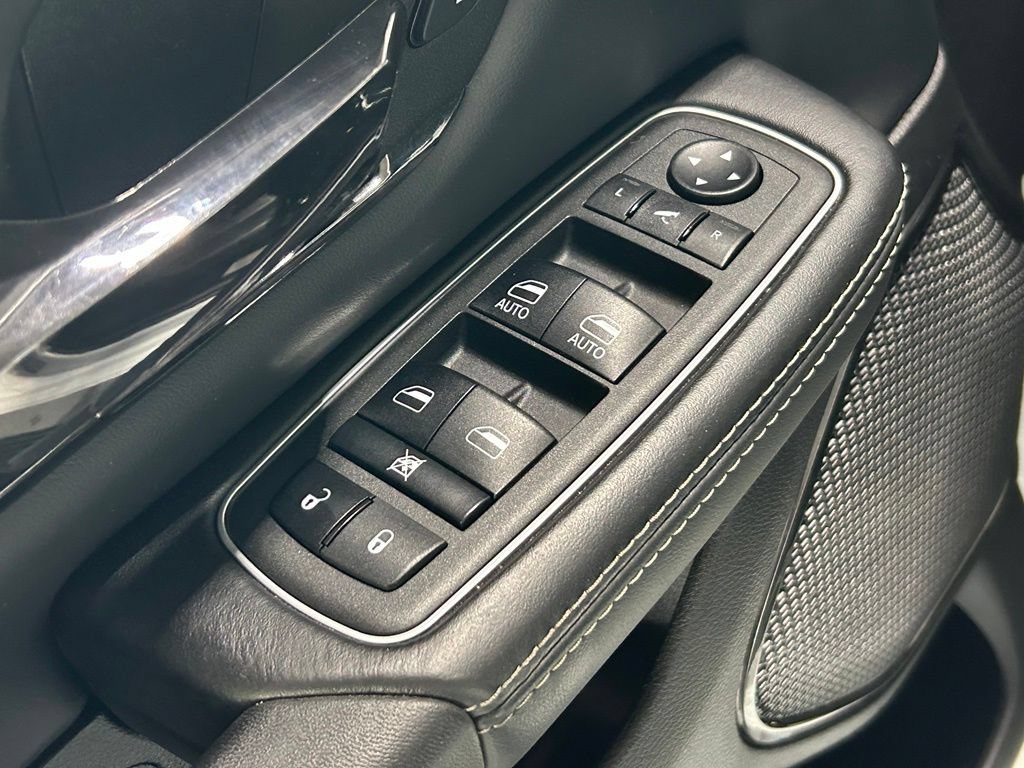 Used 2022 RAM 1500 Limited AWD/4WD image 16