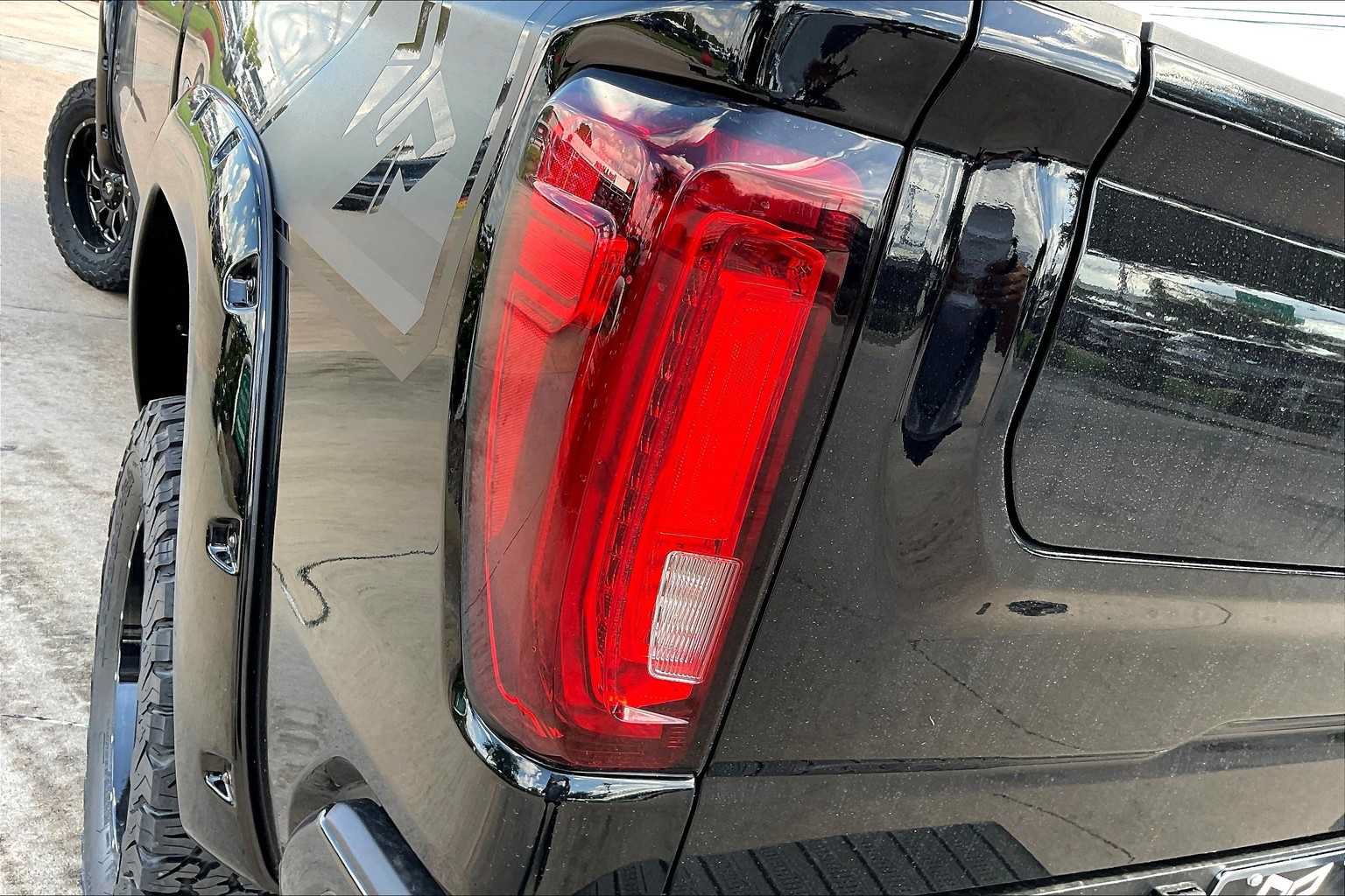 New 2025 GMC Sierra 1500 AT4 w/ AT4 Premium Package AWD/4WD image 12
