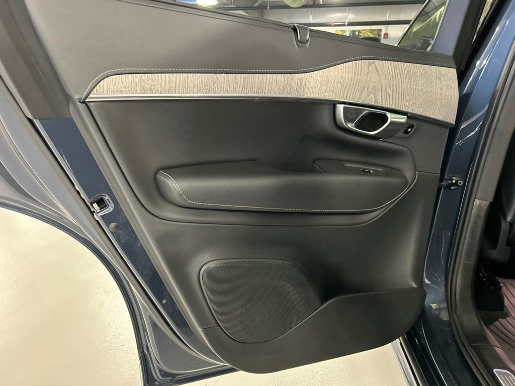 Certified 2023 Volvo XC90 B6 Ultimate w/ Protection Package Premier image 22