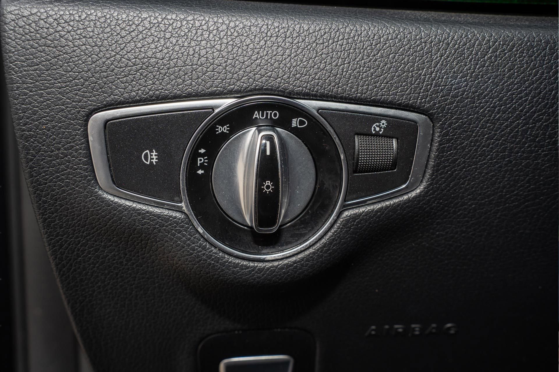 Used 2019 Mercedes-Benz E 300 4MATIC w/ Premium 1 Package image 30