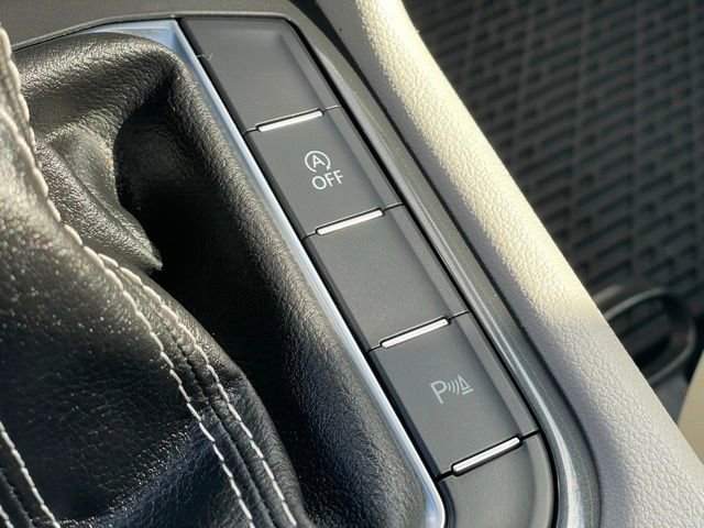 Used 2023 Volkswagen Tiguan SE R-Line AWD/4WD image 21