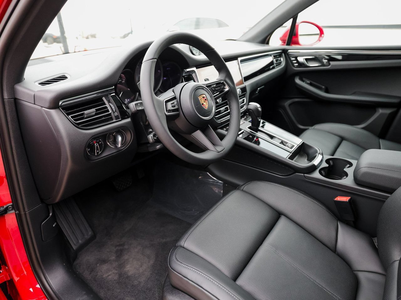 Certified 2026 Porsche Macan S AWD/4WD image 4