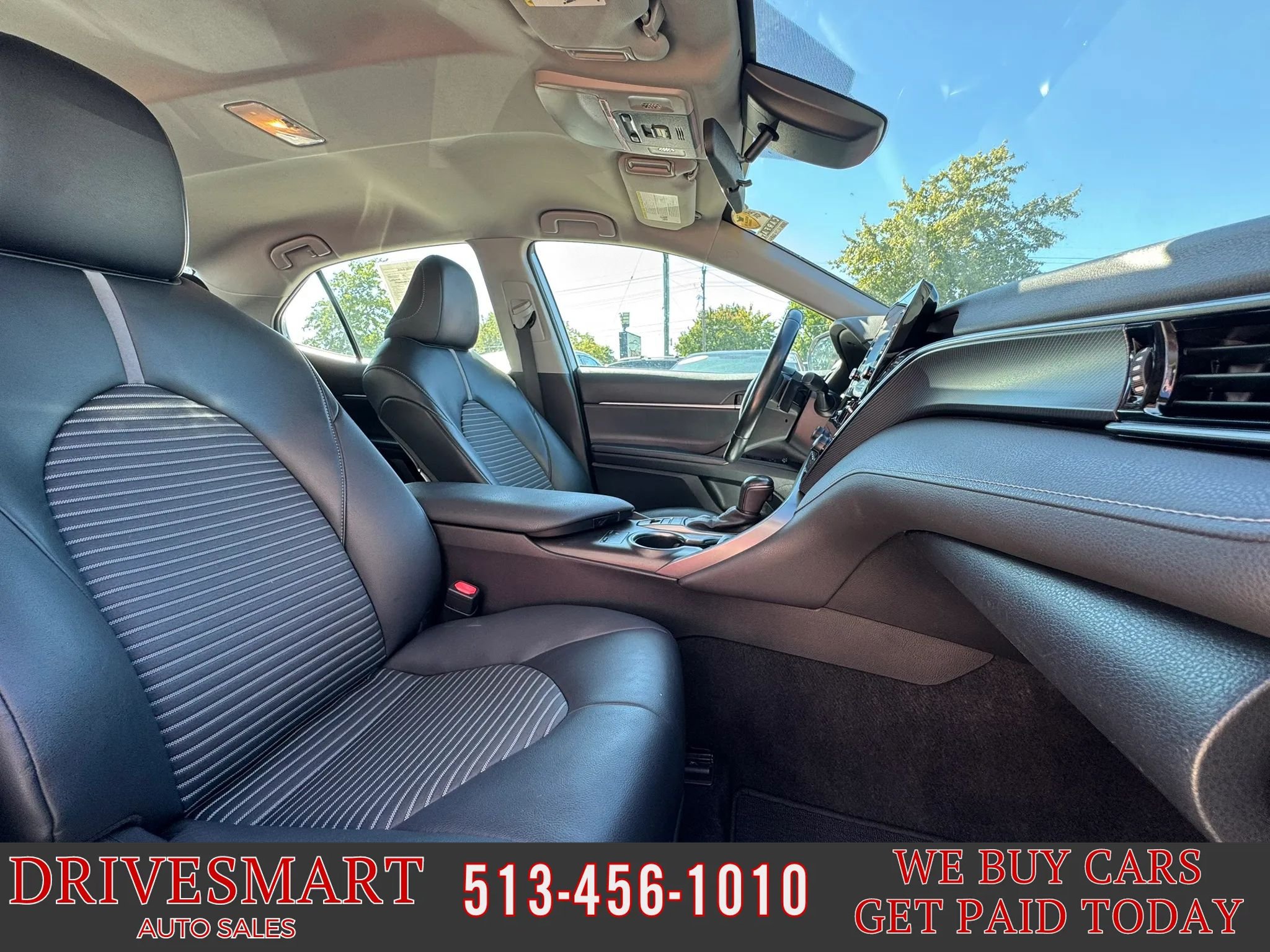 Used 2022 Toyota Camry SE w/ Cold Weather Package FWD image 18