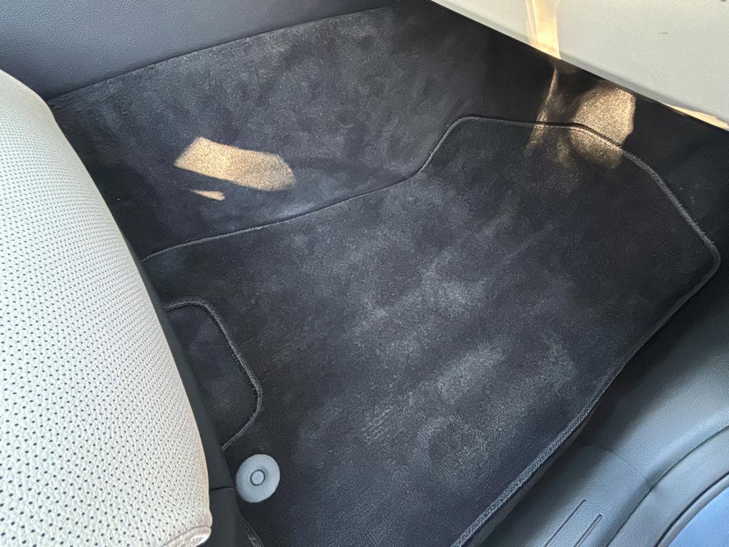 Certified 2026 Genesis GV70 2.5T Select image 39