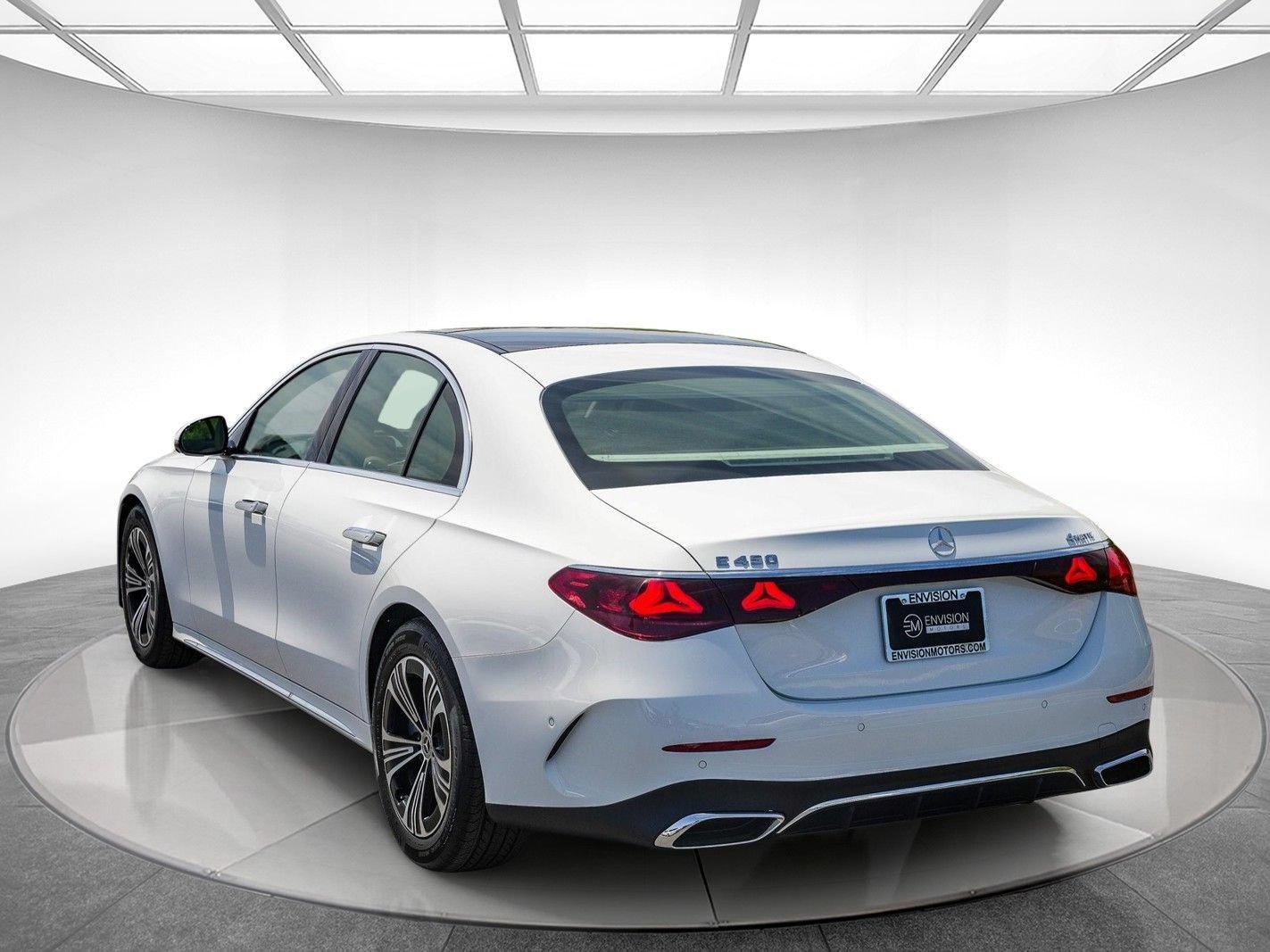New 2026 Mercedes-Benz E 450 4MATIC Sedan image 2