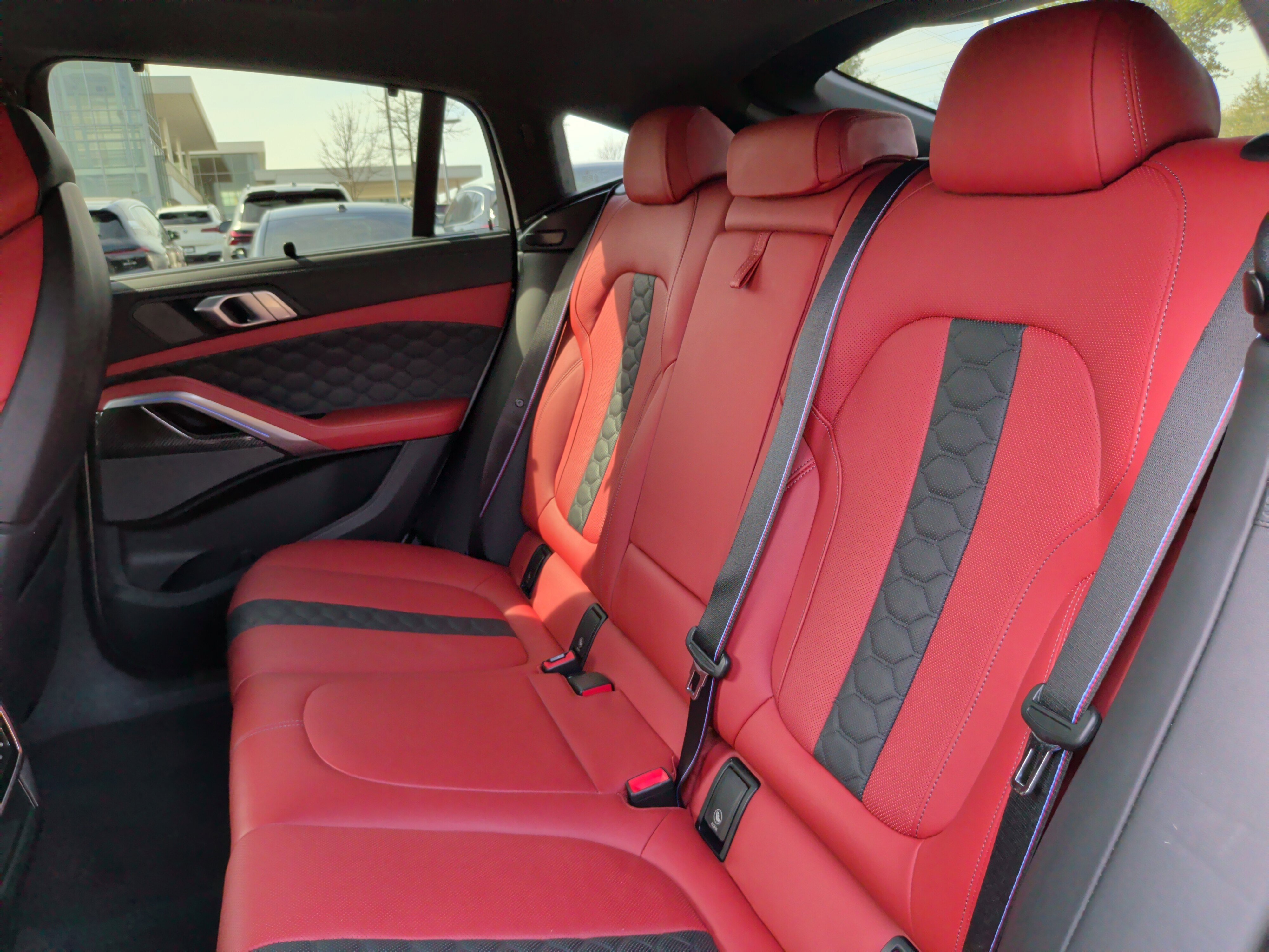 Used 2022 BMW X6 M Competition w/ Competition Package image 38