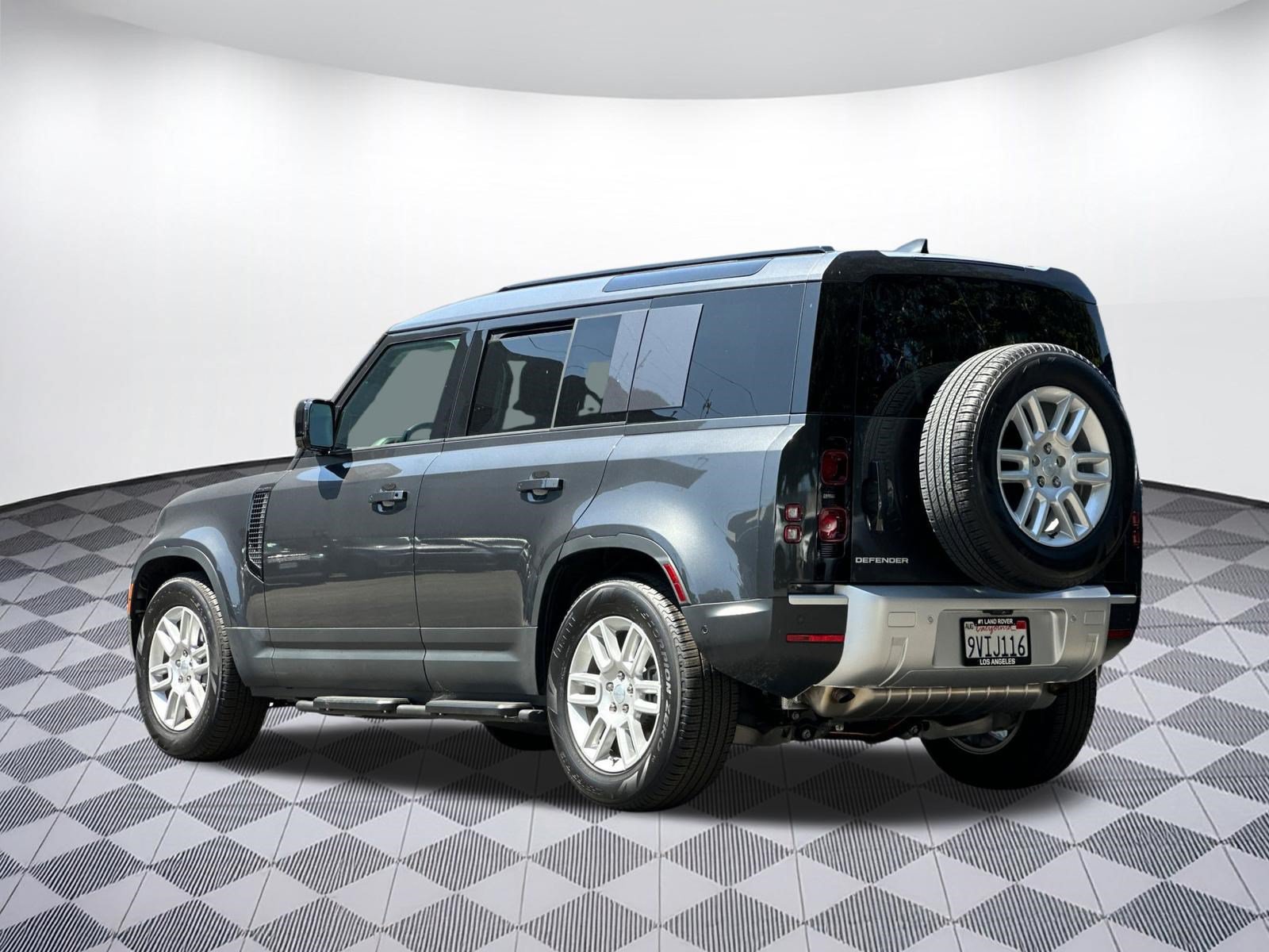 Used 2025 Land Rover Defender 110 S AWD/4WD image 3