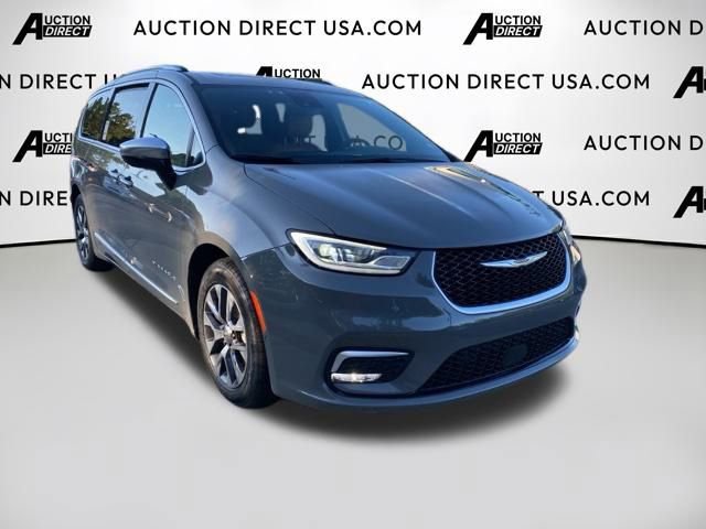 Used 2023 Chrysler Pacifica Pinnacle image 3