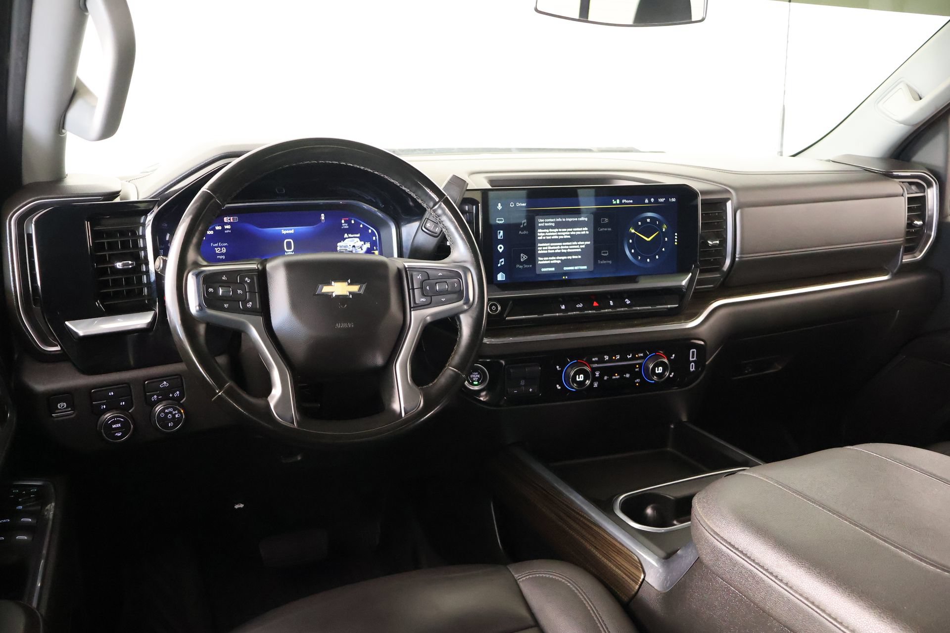 Used 2024 Chevrolet Silverado 2500 LT w/ Convenience Package AWD/4WD image 2