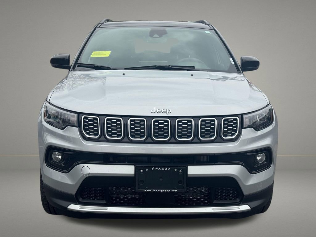 Used 2025 Jeep Compass Limited AWD/4WD image 9