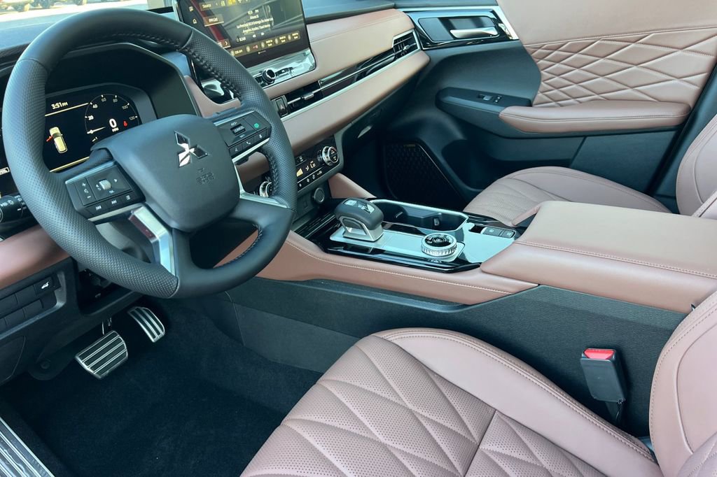 New 2026 Mitsubishi Outlander SEL image 11