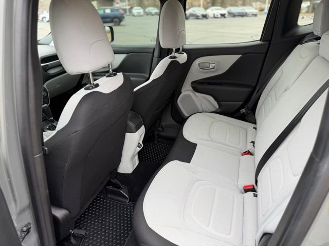 Used 2022 Jeep Renegade Latitude image 22