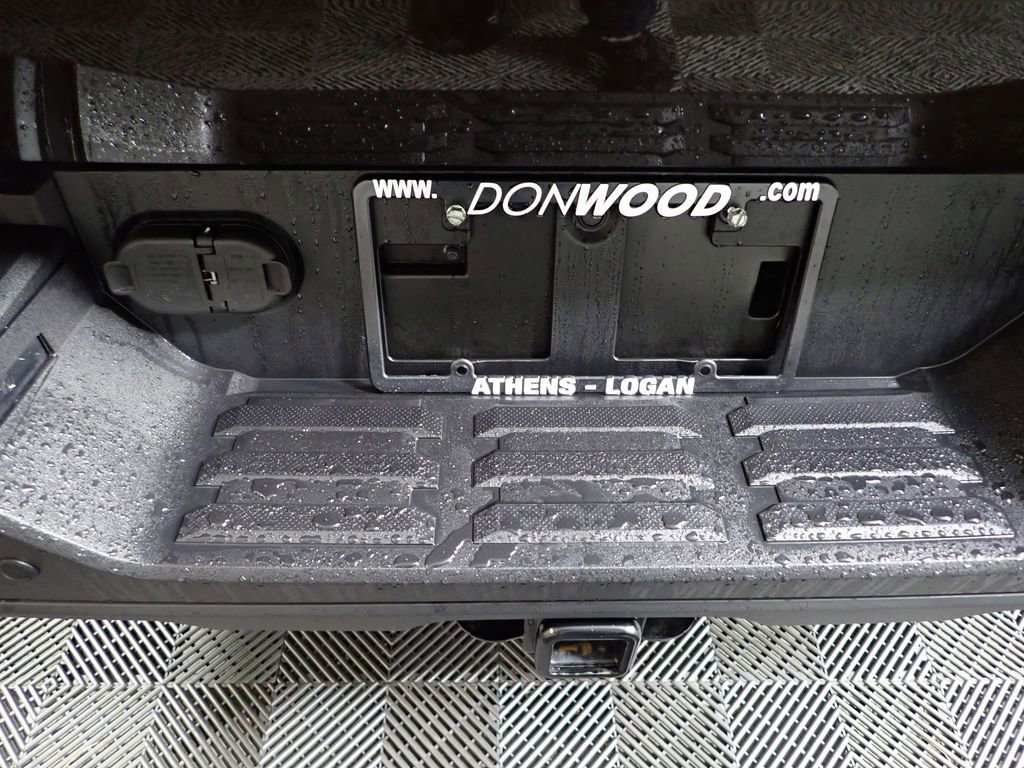 Used 2025 Toyota Tundra Limited AWD/4WD image 17