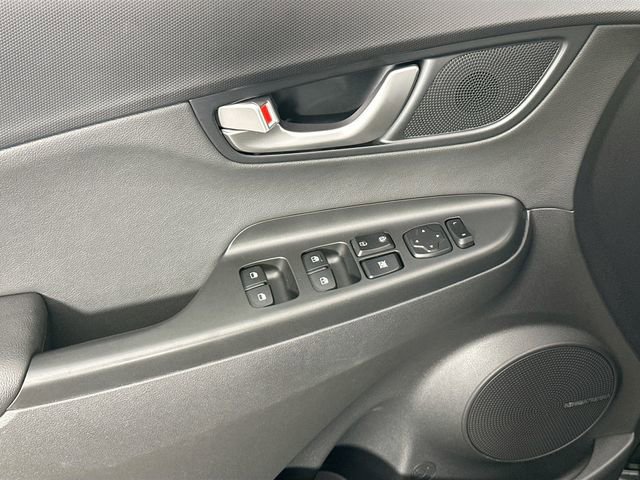 Used 2023 Hyundai Kona Limited AWD/4WD image 26