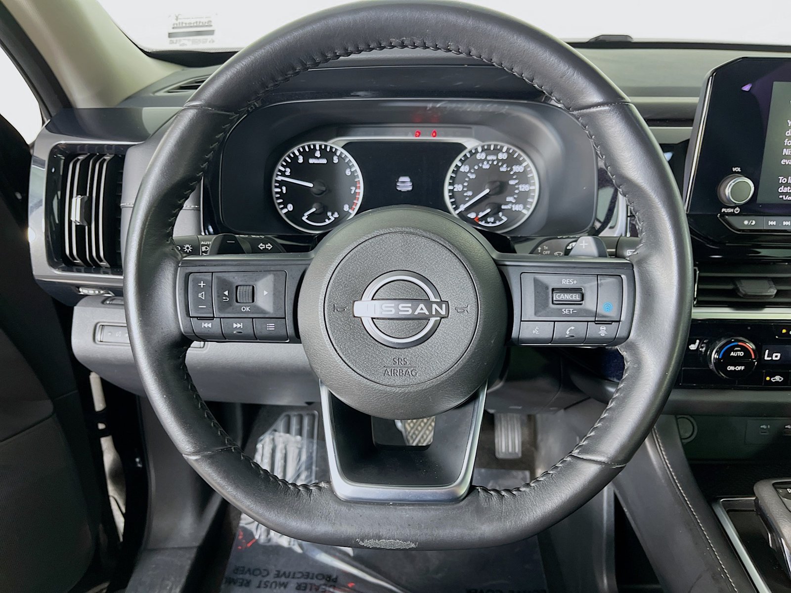 Used 2024 Nissan Pathfinder SV FWD image 14