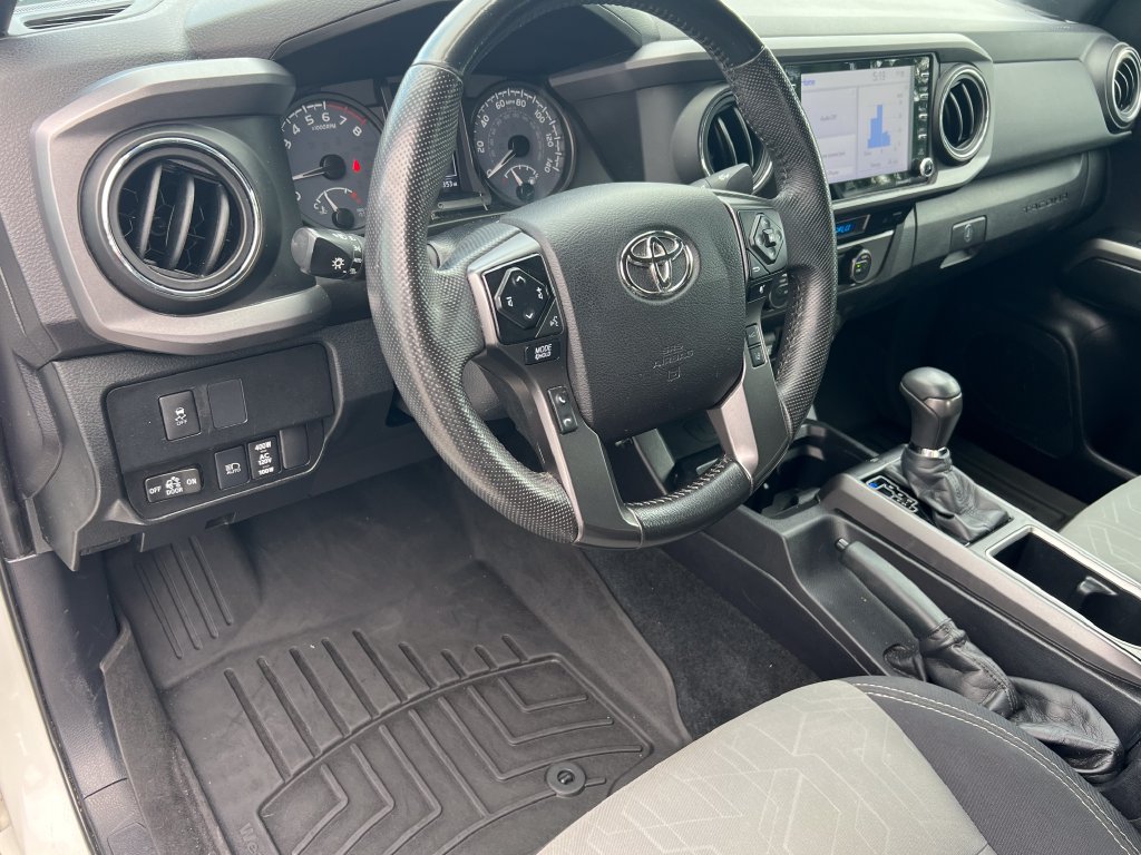 Used 2021 Toyota Tacoma TRD Off-Road w/ Technology Package AWD/4WD image 21