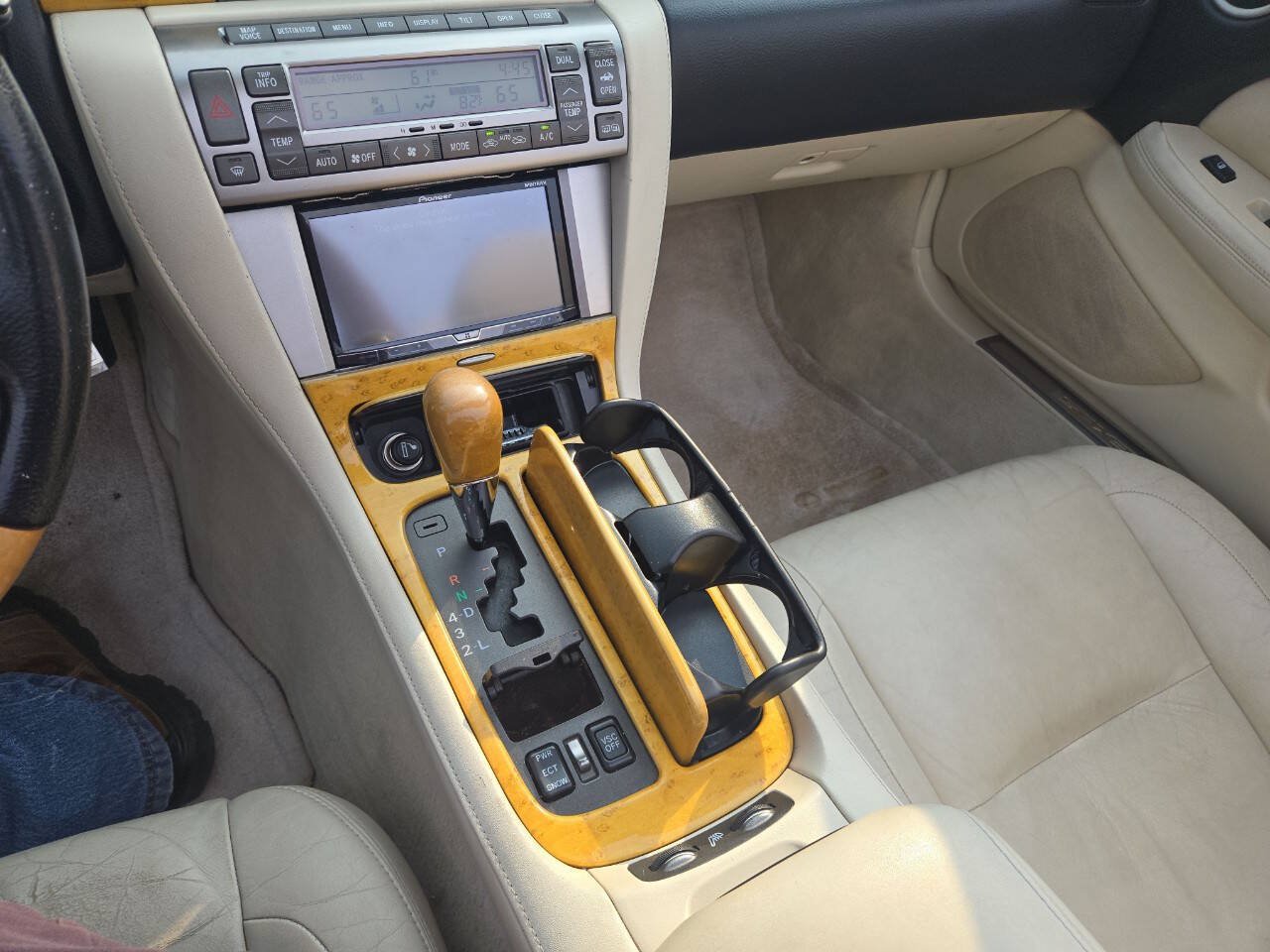 Used 2002 Lexus SC 430 Convertible RWD image 18