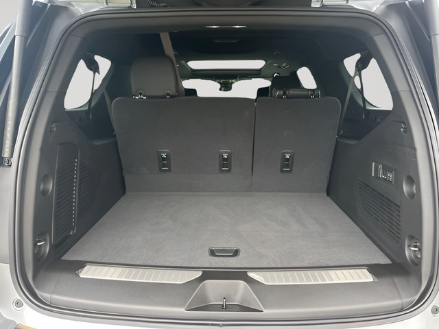 New 2026 Chevrolet Suburban Premier RWD image 7