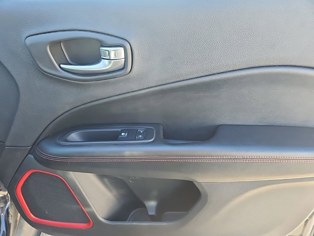 Used 2020 Jeep Compass Trailhawk image 19