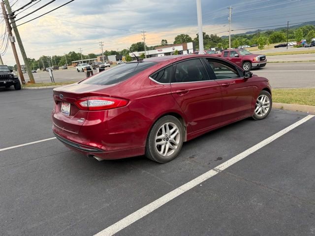 Used 2015 Ford Fusion SE FWD image 4