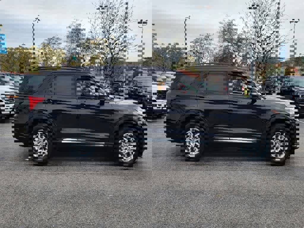 Used 2025 Ford Explorer Active image 7