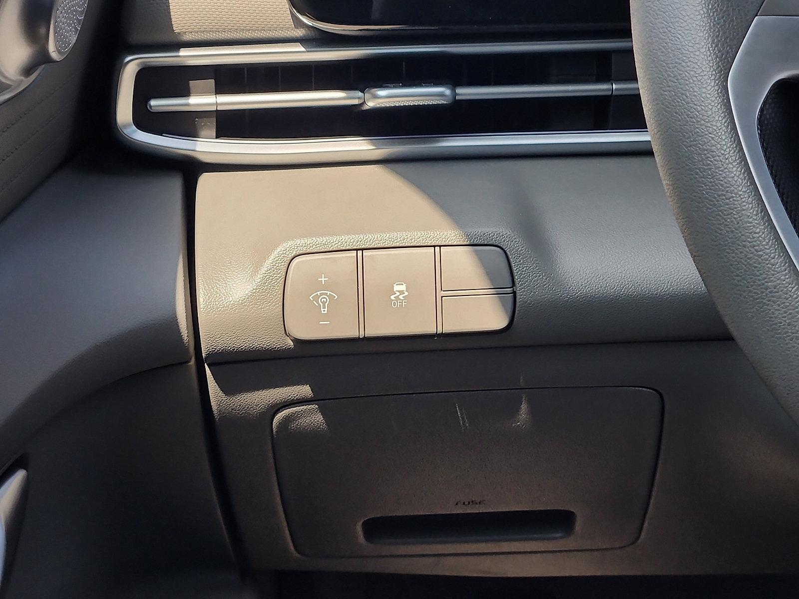 Certified 2024 Hyundai Elantra SEL FWD image 13