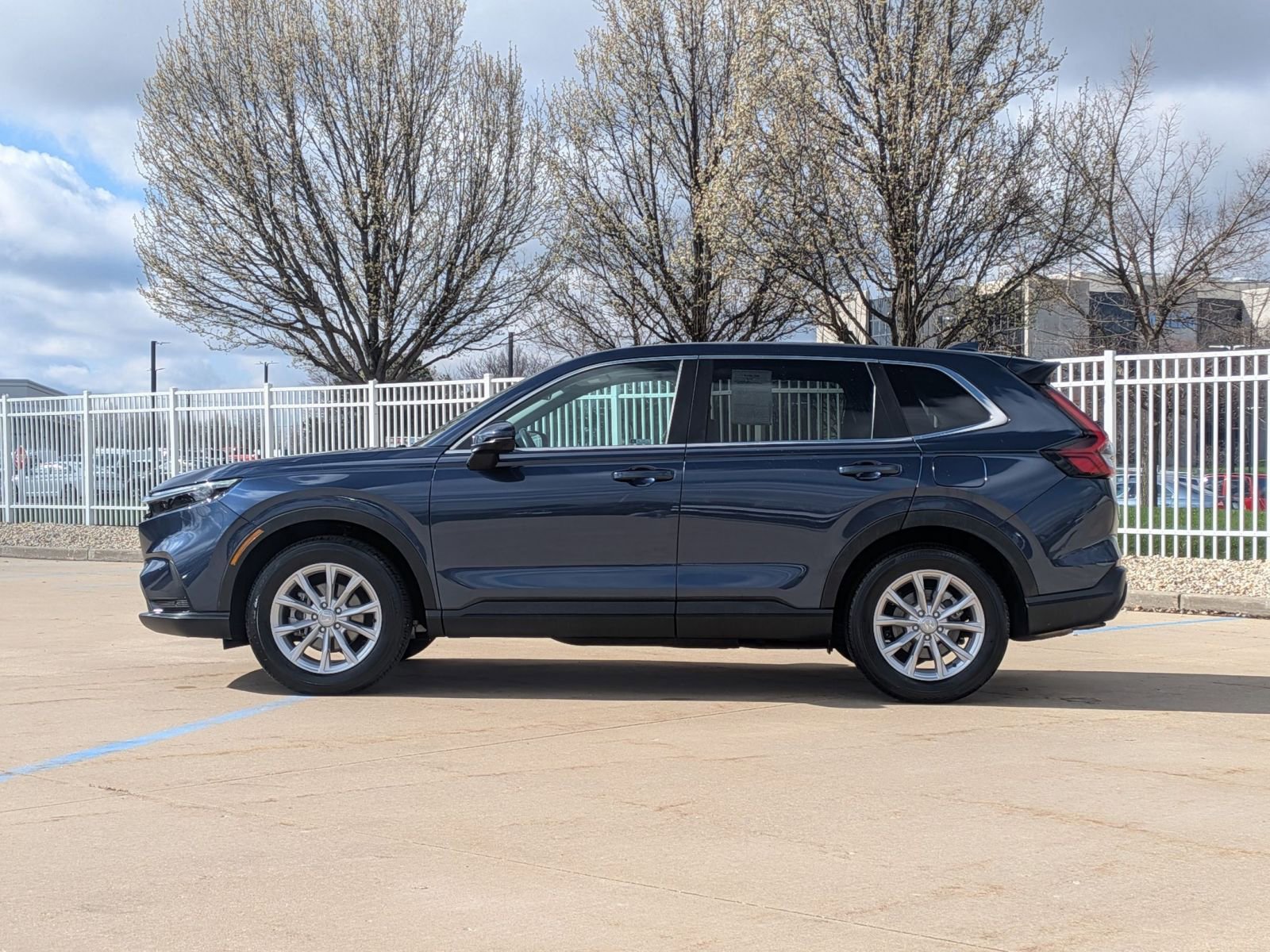 Used 2023 Honda CR-V EX-L image 10