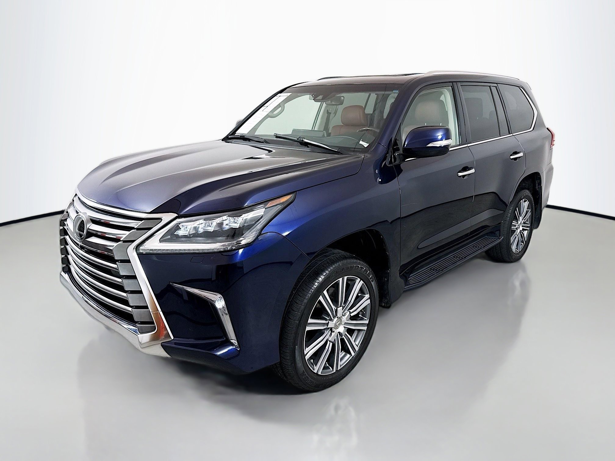 Used 2017 Lexus LX 570 4WD w/ Luxury Package image 3
