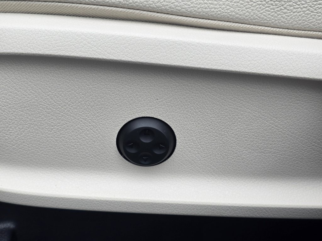 New 2026 Mercedes-Benz GLB 250 4MATIC image 38