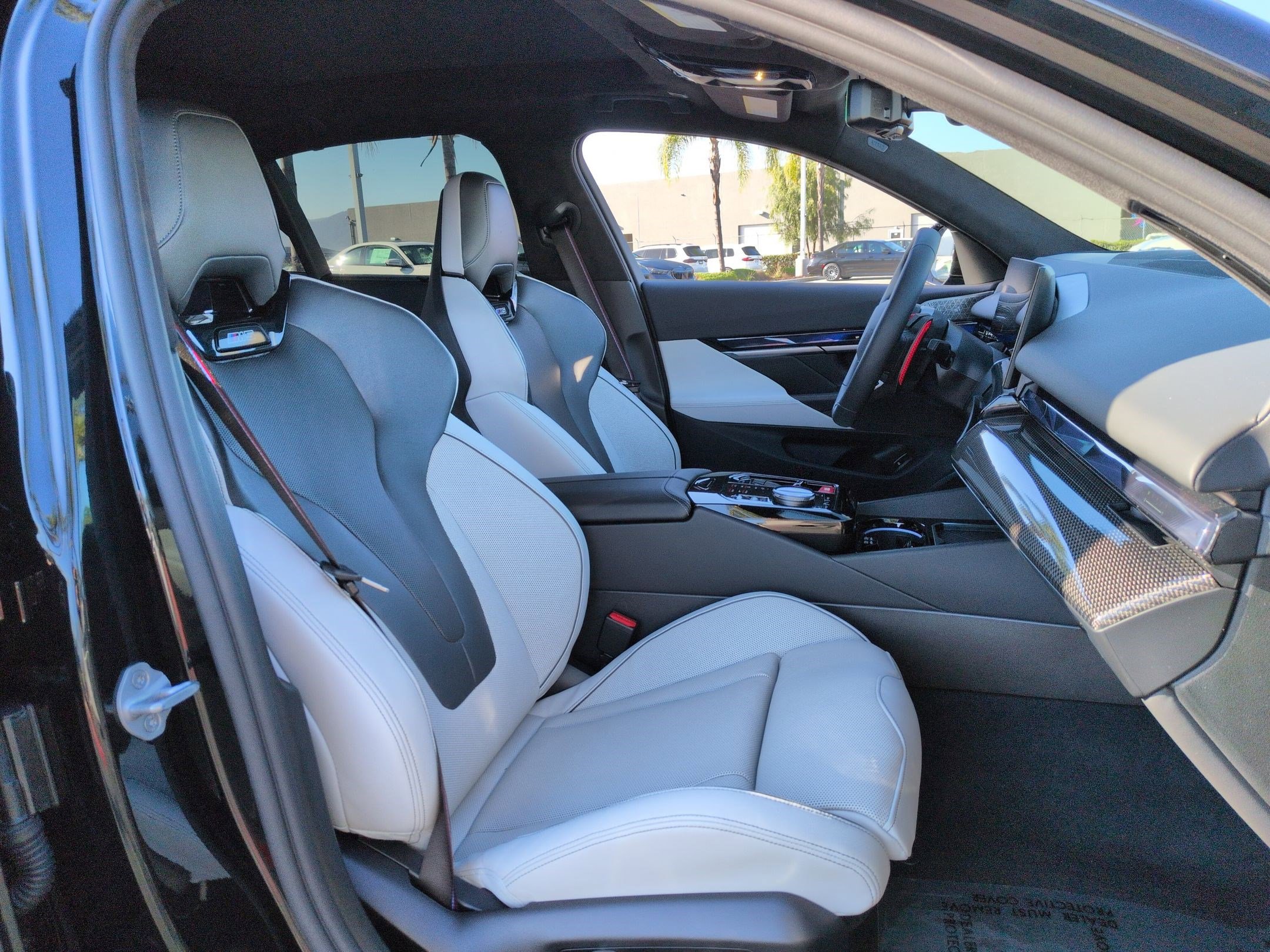 Used 2025 BMW M5 w/ M Driver's Package image 33