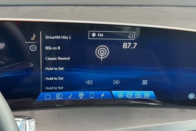 New 2026 Cadillac Vistiq Sport w/ LPO, Floor Liner Package AWD/4WD image 18